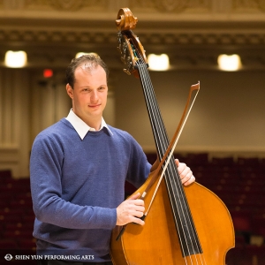 L' erhu solista Xiaochun Qi alla Carnegie Hall per la terza volta dal 2012 con l'orchestra sinfonica di Shen Yun, l'11 ottobre.
