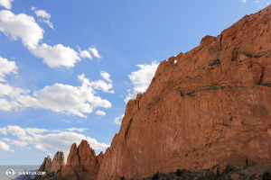 Negli Stati Uniti la Touring Company ha visitato il Garden of Gods di Colorado Springs (foto della ballerina Helen Li)