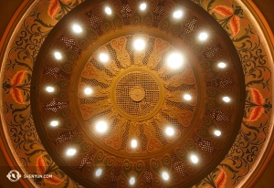 L'architettura spagnola, moresca del teatro Granada di Santa Barbara (foto di Annie Li)