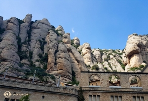 Se osservi le rocce abbastanza a lungo, come ha fatto uno degli artisti, puoi scorgere dei volti umani, come un Mount Rushmore naturale (foto del danzatore Songtao Feng)