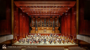 Il bellissimo organo a canne del National Concert Hall, il più grande in Asia quando venne installato nel 1987, funge da splendido contesto per l’esibizione.