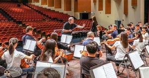 Soundcheck con soprano Haolan Geng prima di aprire la sera a Taiwan