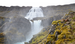 Keri&eth;, lago in un cratere nell&rsquo;Islanda del sud Stupendo lago incontrato durante il viaggio. Per scattare questa foto ho dovuto affrontare venti fortissimi (vedete le increspature dell'acqua?)
