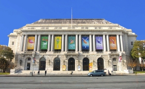 Il War Memorial Opera House di San Francisco era il luogo d’elezione per la Shen Yun International Company che ha presentato otto spettacoli sold-out. Quale immagine ti piace di più, di giorno o di notte?