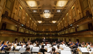 La grandiosità della Boston Symphony Hall immortalata durante le prove con il soprano Haolan Geng