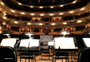 La Shen Yun Global Company arriva al bellissimo Ordway Center for the Performing Arts di St. Paul in Minnesota (foto della violinista Karen Chen).
