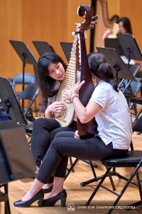 Le suonatrici di pipa Lian Yu e Yu-Ru Chen.