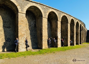 A seguire: una visita a un teatro antico, l'Odeon di Pompei.

