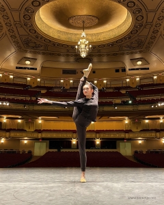 Un momento di calma e tranquillità prima dell'eccitazione dello spettacolo all'Orpheum Theater di Omaha.