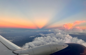 Sul volo di ritorno a casa, siamo stati onorati di vedere una splendida alba. Siamo sicuri che torneremo ancora!
