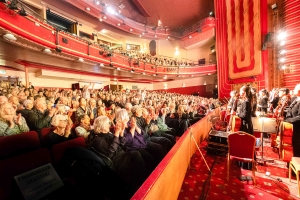 Shen Yun si è anche esibito al New Theatre di Oxford durante la tournée di 10 città nel Regno Unito.